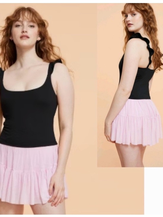Blogilates Tops - Black Ruffled Blogilates Top